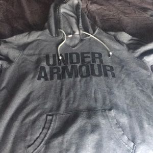Under armour sweatshirt size women’s large